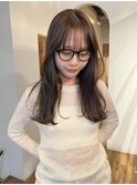 セミロング　レイヤーカット　透明感カラー　ベージュ　10代20代