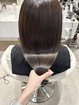 エンス 銀座(Ence) ココアブラウン/ミディアムレイヤー/オリーブグリーン/小顔/銀座