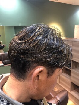 the barber OG baseの写真/悩み解決パーマで洒落感をプラス。頭浸浴の極上ケアとシェービングで、大人の清潔感をプロデュース。