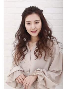 ララルーモ スタジオ(LaLarOomo STUDIO) 【JR新宿東口3分西武新宿駅直結】ルーズアレンジダウン