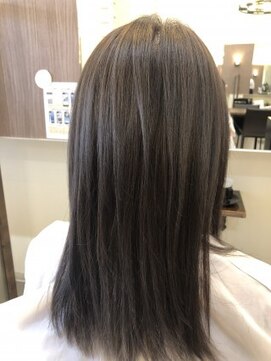 トップヘアー レスト(TOP HAIR Rest) 涼しげシアーアッシュ