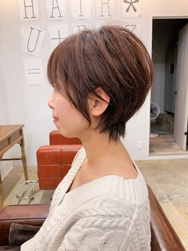 ショートオンリーサロントス(short only salon TOSS) 大人可愛いふっくらピンクベージュショートボブ