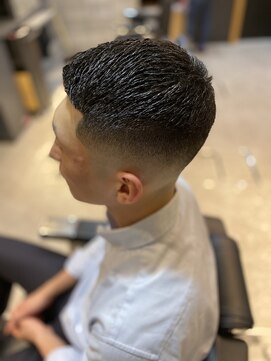 フランクスバーバー アンド ビアークラブ(FRANK'S BARBER and BEER CLUB) ショートレイヤーバズクロップテクノ