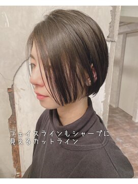ヴィークス ヘア(vicus hair) シャープに見えるミニボブ［vicushair］