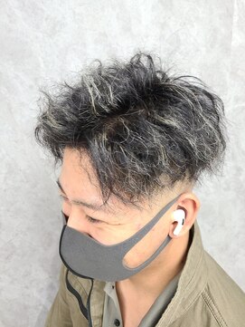 ダズルヘアーエイチ(DAZZLE hair H) 白メッシュ×ツイストパーマ