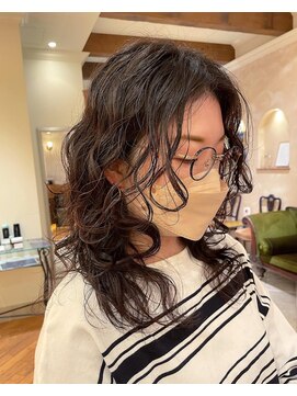 ビュートリアム265(BEAUTRIUM 265) ミディアム/くせ毛パーマ/レイヤーカット/銀座有楽町丸の内