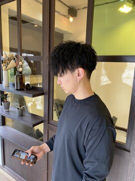 ビリー(BEREE) ツイストスパイラルパーママッシュ刈り上げスタイル