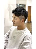 アップバング／高め刈り上げ／ツーブロック／メンズショート