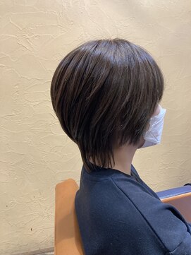 オッジ ヘアー ジャッロ(Oggi Hair giallo) ショートウルフ　１月