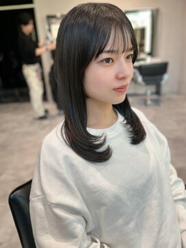 キートス 高知店(kiitos) ○結んでも落ちない低めミディアムレイヤー/小顔顔まわりカット