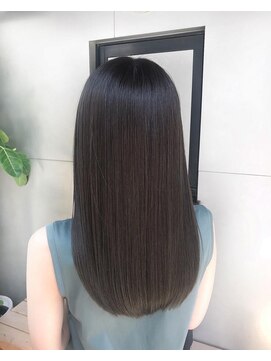 ネイヴィル(navile) ◎赤みのない透け感グレージュ