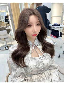 アフロートリノ(AFLOAT Leino) 韓国ヘア　ワンホンヘア　レイヤーカット　くびれスタイル