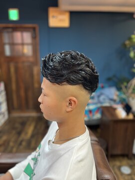 クレイジーバーバー(CRAZY BARBER) ツイスパ スパイラル強めバックSTYLE