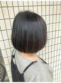 ステップボーンカットカットボブショートハイライト白髪ぼかし