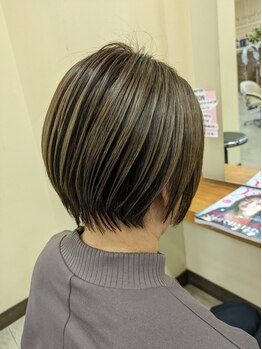 ラグナヘアー(Laguna Hair)の写真/【小倉南/上吉田】白髪ぼかしで白髪を隠さず抜け感のあるスタイルを作る☆ダメージレスに理想の髪色に◎