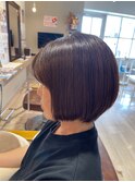 20代30代大人可愛い小顔ショートボブ前下がりショート暗色