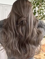 ヨロ 渋谷(YOLO)&nbsp;韓国ヘアーハッシュカットレイヤーカットハイライトカラー