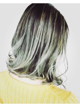 ルービック 難波(Rubik's) Rubikカラーデザイン