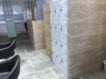 お客様の貴重品はロッカーでお預かりします！！くつろいでサロンを楽しんで下さいね☆