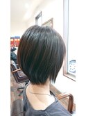 耳かけショートボブ