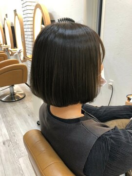 アドラーブル けやき通り店(adorable) 【カーキベージュ】小顔みえする【ミニボブ】10代20代30代