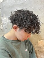 アカ(ACA)&nbsp;マッシュ　ツイスト　スパイラル　波巻　パーマ　センターパート