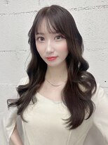 リア(riah) 上品で華やかな韓国風スタイル/ゆるふわロング/ブラウン