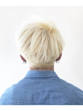 シュウ 西尾店(Shu) ブリーチ２回　ホワイトカラー