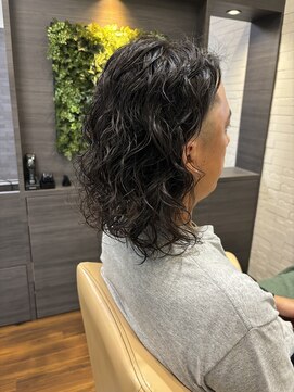 ヒャッカ(hyakka) メンズのミディアムパーマスタイル