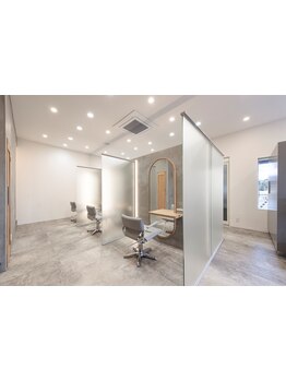 大人の"半個室空間"自分だけの『非日常』な癒しの時間をゆったりお過ごし下さい◎[men'sカット/ヘッドスパ]