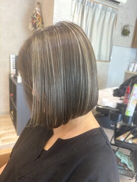 ルピナス ハイライトボブ