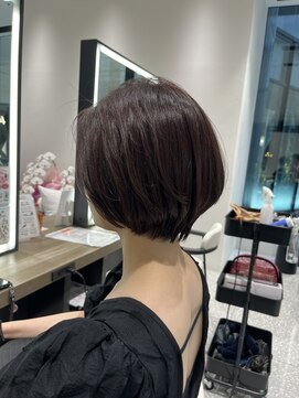 サヴォア(Savoir) 色気のある、大人ショート。