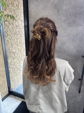 アールトゥーヘアー(art To Hair) カチモリハーフアップ/結婚式お呼ばれヘア/韓国風