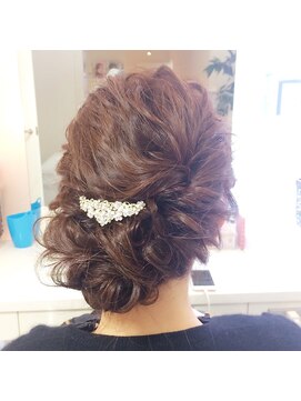 アールブルー 六本木店(R-blue) ウェーブねじりアップ