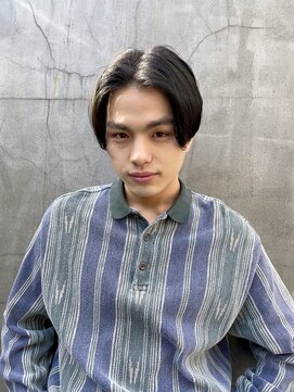 エル(EL by green) センターパート×ツーブロック×ショートレイヤー