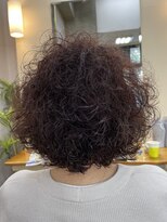 キャラシャローネ お台場(CharaChalone)&nbsp;くせをいかしたパーマ風スタイル