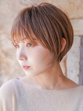 カライング(ing) 大人可愛い20代30代40代黒髪前下がりひし形小顔ボブ丸みショート