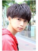 スパイラル束感ツーブロック刈り上げマッシュ