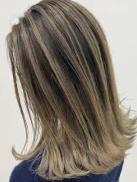 アールシリウス(R,SIRIUS) 外国人風バレイヤージュ