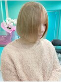 似合わせカット/ホワイトブロンド/ボブ/ダブルカラー/ブリーチ