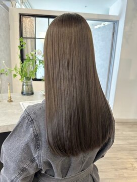 ヴィサージュバスク(VISAGE ba.s.k) 赤みオフで柔らかさ倍増◎透明感オリーブグレージ ユ