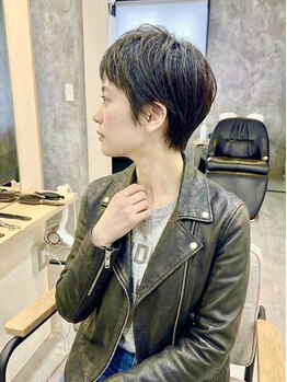 チラ見え白髪を魅力に変える。-5歳見えの美髪カラーデザイン [カラー/白髪染め/イルミナカラー/リタッチ]