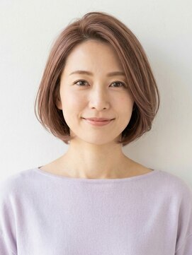 と和×美髪クリニック 巣鴨店 年齢に寄り添う上品ツヤ感ショート。ピンクベージュで白髪カバー