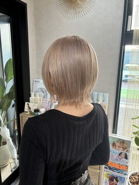 ハイヴィー(Hivi) ホワイトベージュ