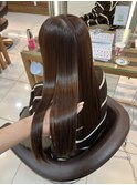 ラベンダーブラウンで赤みを抑えた艶ロングヘア＊