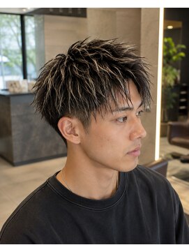 メンズバグズ(MEN's Baguz) 黒髪ツーブロック×束感ショートメンズパーマ韓国風スタイル