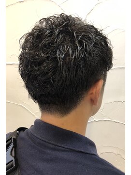 アン(Hair make un) 強めのメンズパーマ