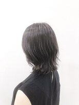クオーター(QUARTER) 透明感ハイライトグレー切りっぱなしボブ