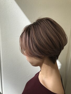 ナンバー エアロ 横浜(N° +aero) 大人可愛い20代30代40代小顔ワンサイドショートボブ丸み前下がり