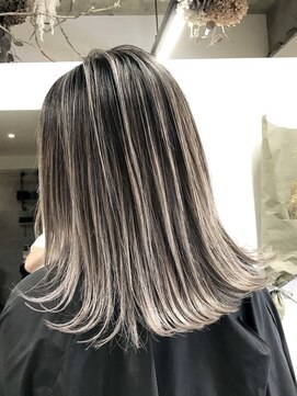 エスアイ(S.i) ハイトーンカラー［五条駅/京都駅/七条駅/四条駅/烏丸駅］